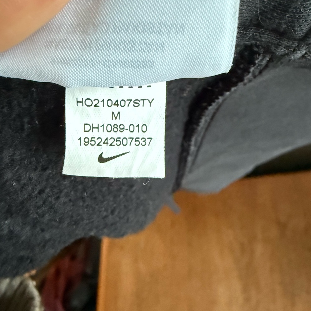 Nike Oversized Black Hoodie - Size Medium - side slits- hood - Picture 6 of 6